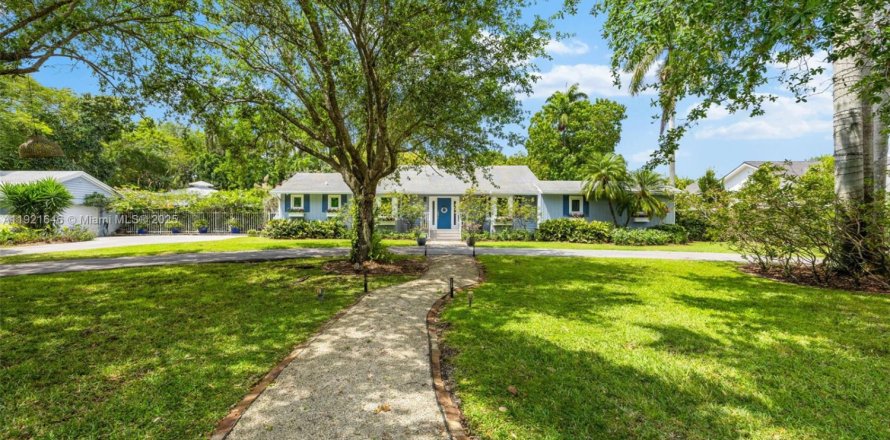 Villa ou maison à Miami, Floride 5 chambres, 329.71 m2 № 1975334
