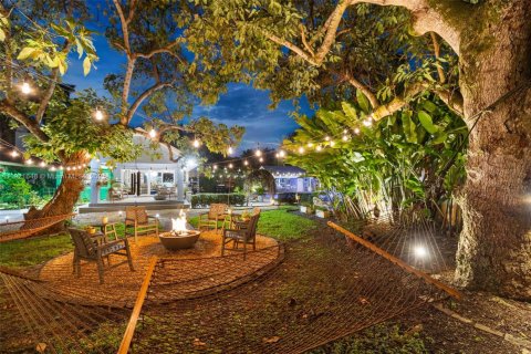 Villa ou maison à vendre à Miami, Floride: 5 chambres, 329.71 m2 № 1975334 - photo 25
