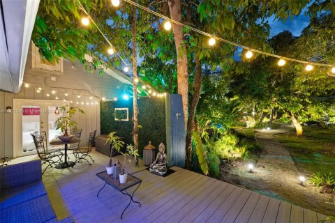 Villa ou maison à vendre à Miami, Floride: 5 chambres, 329.71 m2 № 1975334 - photo 23