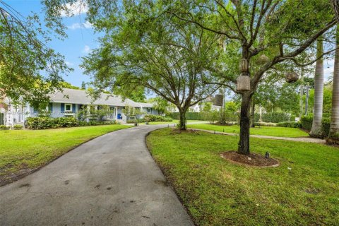 Villa ou maison à vendre à Miami, Floride: 5 chambres, 329.71 m2 № 1975334 - photo 3