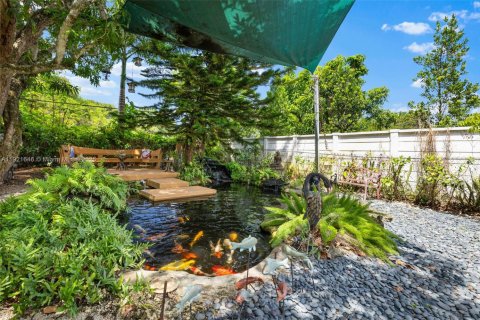 Villa ou maison à vendre à Miami, Floride: 5 chambres, 329.71 m2 № 1975334 - photo 18