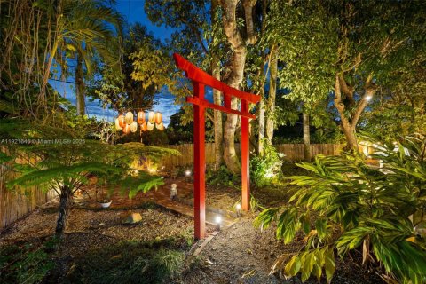 Villa ou maison à vendre à Miami, Floride: 5 chambres, 329.71 m2 № 1975334 - photo 26