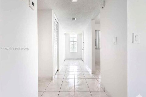 Copropriété à louer à Weston, Floride: 2 chambres, 114.36 m2 № 2056791 - photo 6