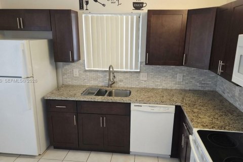 Copropriété à louer à Weston, Floride: 2 chambres, 114.36 m2 № 2056791 - photo 4