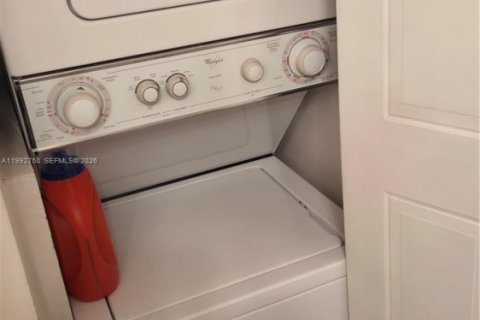 Copropriété à louer à Weston, Floride: 2 chambres, 114.36 m2 № 2056791 - photo 12