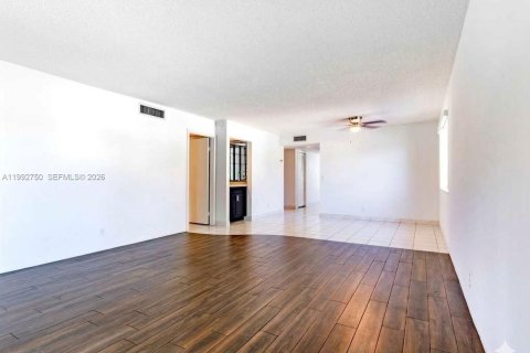 Copropriété à louer à Weston, Floride: 2 chambres, 114.36 m2 № 2056791 - photo 7