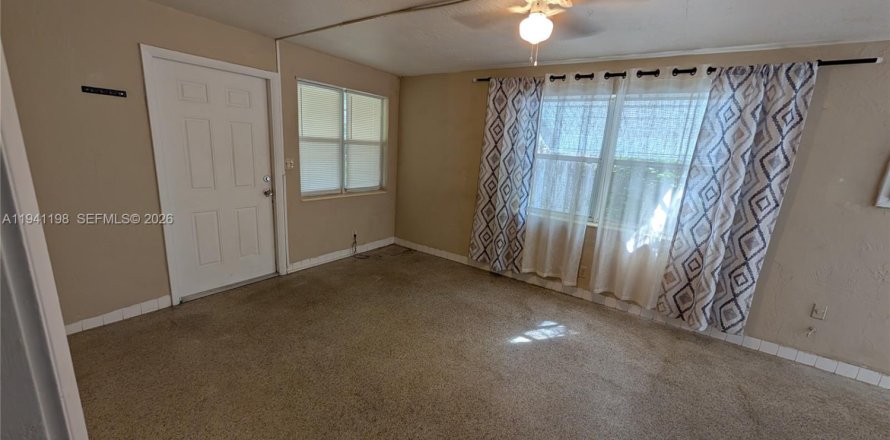 Дом в Холливуд, Флорида 1 спальня № 2003170