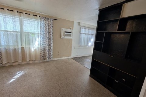 Снять в аренду виллу или дом в Холливуд, Флорида 1 спальня, № 2003170 - фото 4