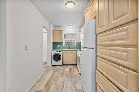 Condo in Saint Petersburg, Florida, 2 bedrooms  № 1848523 - photo 4