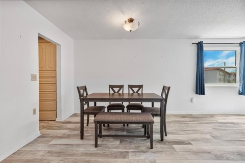 Condo in Saint Petersburg, Florida, 2 bedrooms  № 1848523 - photo 18