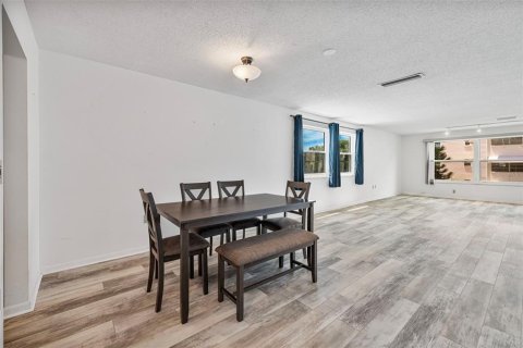 Condo in Saint Petersburg, Florida, 2 bedrooms  № 1848523 - photo 17