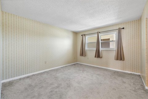Condo in Saint Petersburg, Florida, 2 bedrooms  № 1848523 - photo 8