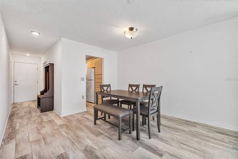 Condo in Saint Petersburg, Florida, 2 bedrooms  № 1848523 - photo 19