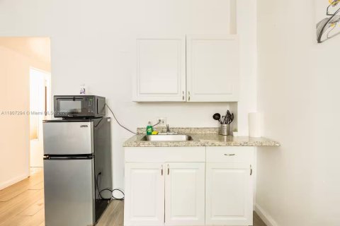 Condominio en alquiler en Miami Beach, Florida, 43.66 m2 № 1752131 - foto 8