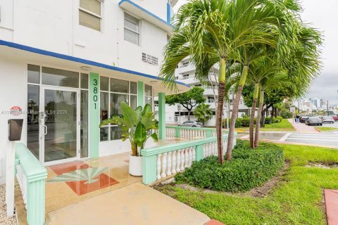 Condominio en alquiler en Miami Beach, Florida, 43.66 m2 № 1752131 - foto 10