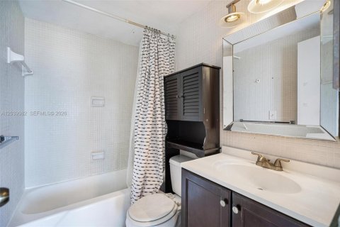Studio in the Condo in Hollywood, Florida  № 2086585 - photo 15