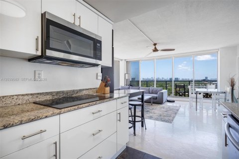 Studio in the Condo in Hollywood, Florida  № 2086585 - photo 9