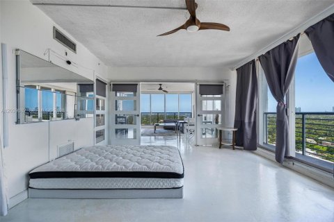 Studio in the Condo in Hollywood, Florida  № 2086585 - photo 14