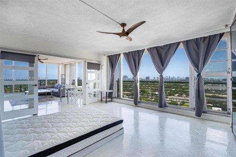 Studio in the Condo in Hollywood, Florida  № 2086585 - photo 12