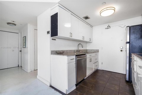 Studio in the Condo in Hollywood, Florida  № 2086585 - photo 8