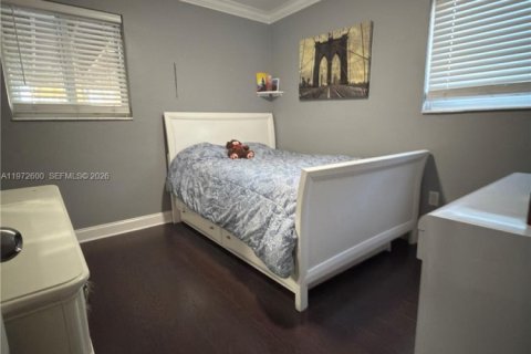 Casa en venta en Hialeah, Florida, 4 dormitorios, 134.15 m2 № 2032824 - foto 12