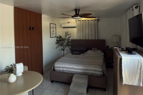 Casa en venta en Hialeah, Florida, 4 dormitorios, 134.15 m2 № 2032824 - foto 17