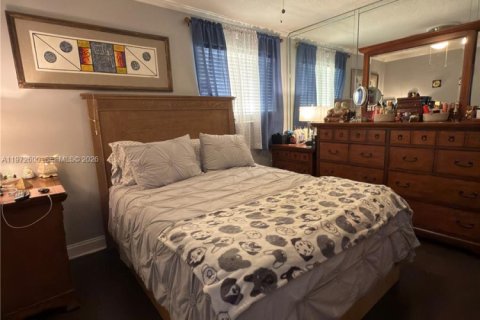 Casa en venta en Hialeah, Florida, 4 dormitorios, 134.15 m2 № 2032824 - foto 9