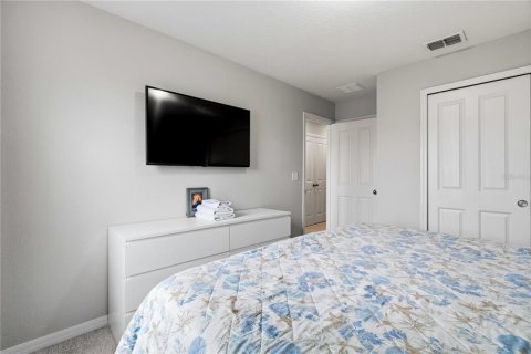 Townhouse in Kissimmee, Florida 4 bedrooms, 153.2 sq.m. № 2236569 - photo 12