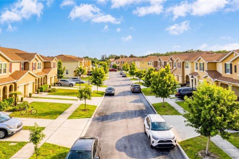 Townhouse in Kissimmee, Florida 4 bedrooms, 153.2 sq.m. № 2236569 - photo 29