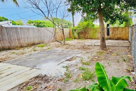 Villa ou maison à louer à Miami, Floride: 2 chambres, 87.33 m2 № 2076555 - photo 14