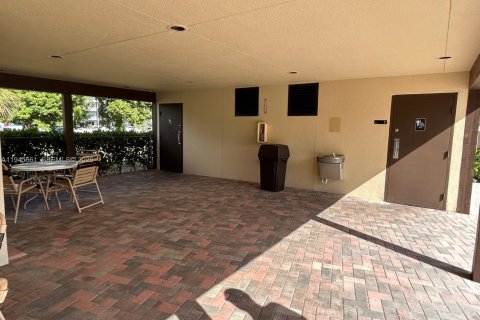 Condo in Pembroke Pines, Florida, 2 bedrooms № 2088889 - photo 18