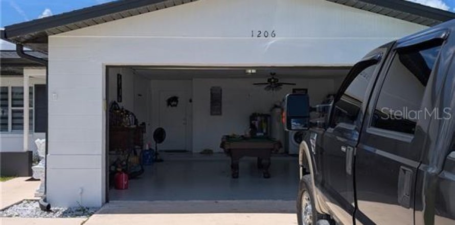 House in Lehigh Acres, Florida 3 bedrooms, 122.63 sq.m. № 1802234