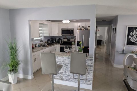 House in Lehigh Acres, Florida 3 bedrooms, 122.63 sq.m. № 1802234 - photo 4