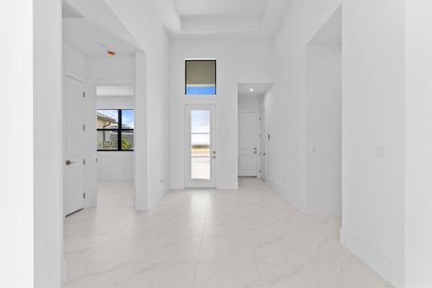 House in Port St. Lucie, Florida 3 bedrooms, 204.01 sq.m. № 2188850 - photo 2