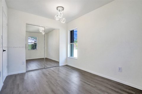 Villa ou maison à vendre à Davie, Floride: 4 chambres, 222.97 m2 № 1931782 - photo 12