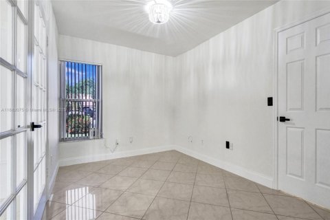 Villa ou maison à vendre à Davie, Floride: 4 chambres, 222.97 m2 № 1931782 - photo 22