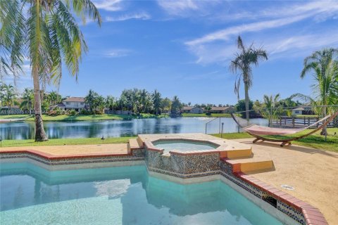 Villa ou maison à vendre à Davie, Floride: 4 chambres, 222.97 m2 № 1931782 - photo 27