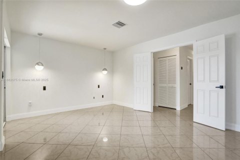 Villa ou maison à vendre à Davie, Floride: 4 chambres, 222.97 m2 № 1931782 - photo 17