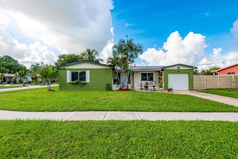 Villa ou maison à Margate, Floride 3 chambres, 148.27 m2 № 2355445