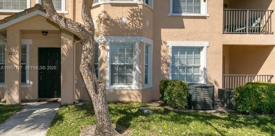 Condo in North Lauderdale, Florida, 3 bedrooms  № 2011202