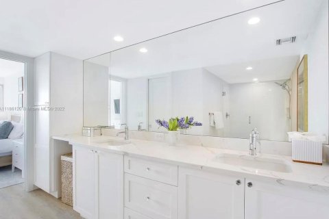 Condo in Tequesta, Florida, 3 bedrooms № 2241502 - photo 25