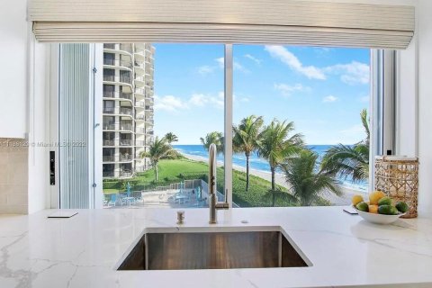 Condo in Tequesta, Florida, 3 bedrooms № 2241502 - photo 11