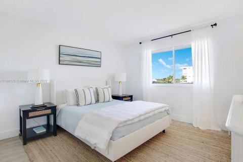 Condo in Tequesta, Florida, 3 bedrooms № 2241502 - photo 28