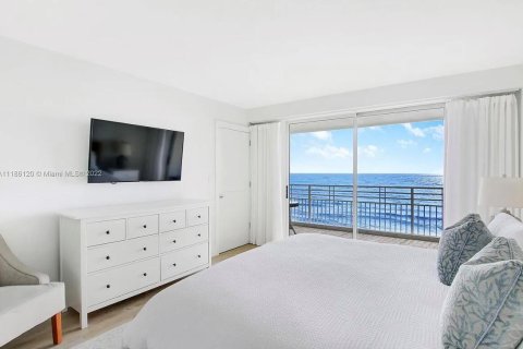 Condo in Tequesta, Florida, 3 bedrooms № 2241502 - photo 23