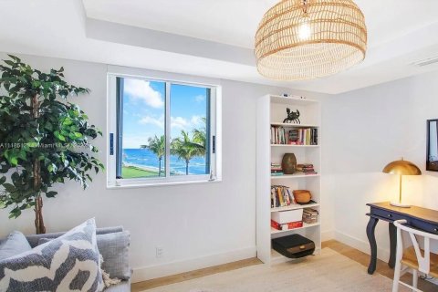 Condo in Tequesta, Florida, 3 bedrooms № 2241502 - photo 30