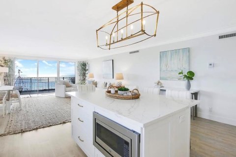 Condo in Tequesta, Florida, 3 bedrooms № 2241502 - photo 7