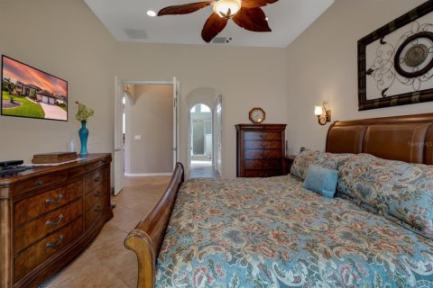 House in Leesburg, Florida 3 bedrooms, 240.9 sq.m. № 2196272 - photo 12