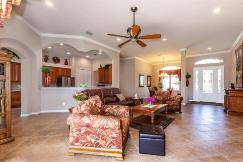 House in Leesburg, Florida 3 bedrooms, 240.9 sq.m. № 2196272 - photo 6