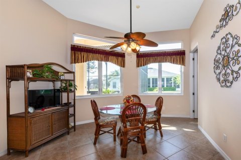 House in Leesburg, Florida 3 bedrooms, 240.9 sq.m. № 2196272 - photo 11