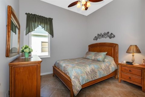 House in Leesburg, Florida 3 bedrooms, 240.9 sq.m. № 2196272 - photo 16